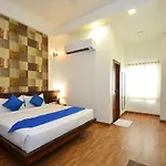 Hotel Sapphire World