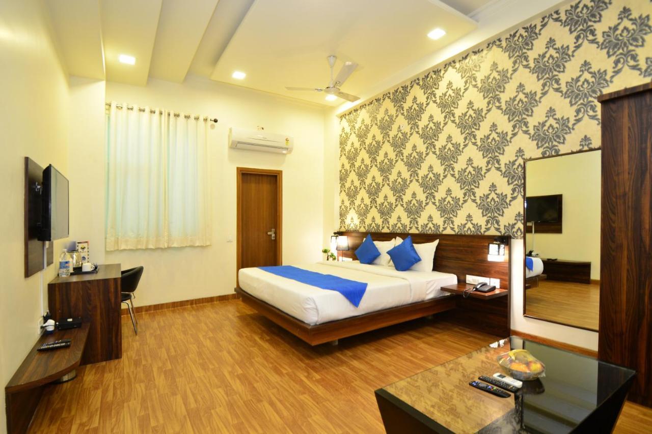 Sapphire World Hotel